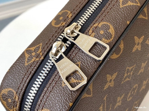 VUITTON GM LOUIS TOILETRY POUCH 0319